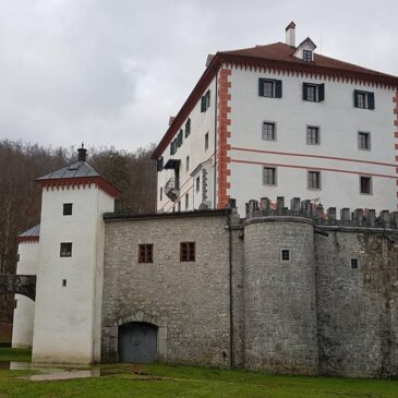 IZLET NA GRAD SNEŽNIK in BABNO POLJE